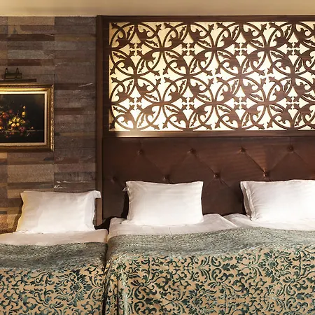 Melas Lara Hotel